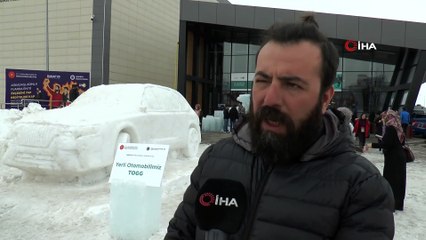 Yerli Otomobil TOGG’un Buzdan Heykelini Yaptılar
