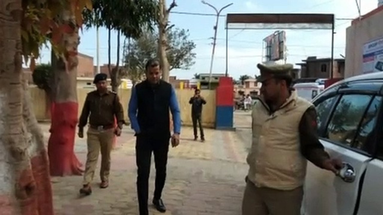 शामलीः DIG ने किया थाने का औचक निरीक्षण, दिए निर्देश