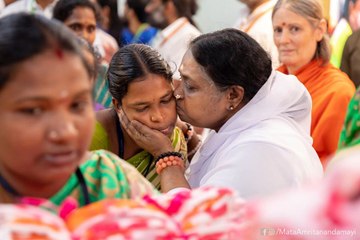 Corona virus: Amritanandamayi Stops Darshan at Kerala ashram | Oneindia Malayalam