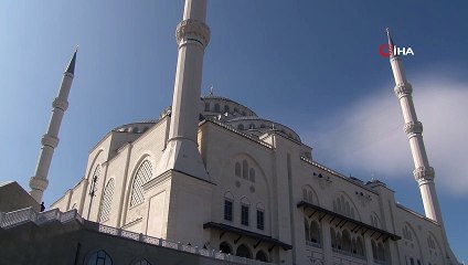 Cumhuırbaşkanı Erdoğan, Çamlıca Cami'nde vatandaşlara seslendi