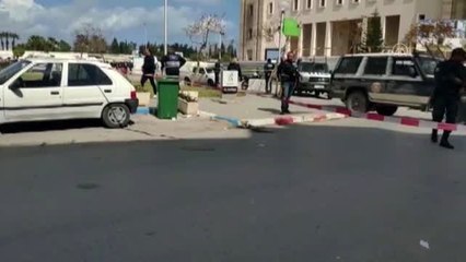 ABD'nin Tunus Büyükelçiliği yakınında bombalı saldırı (2)