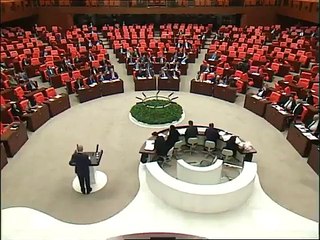 Meclis'te ''şehitler tepesi'' ve ''bayrak'' tartışması