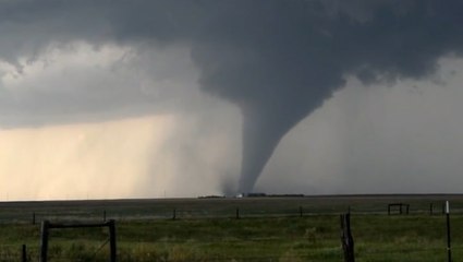 What's the difference between a tornado watch and a tornado warning?