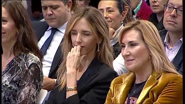 Casado: Estoy orgulloso de presidir un partido en el que no tengo que defender a las mujeres porque os defendeis muy bien solas