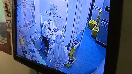 Coronavirus: visite des infrastructures de dépistage de l'hôpital Henri-Mondor de Créteil