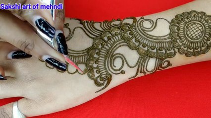beautiful stylish arebic sheded engagement mehndi design for back hand #crazymehndilover
