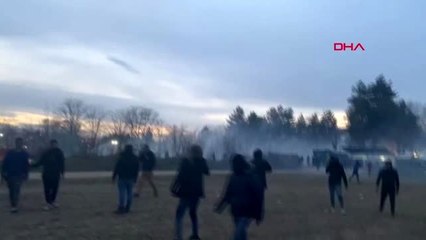 Pazarkule tampon bölgede göçmenlere yunan polisinden sert müdahale -4