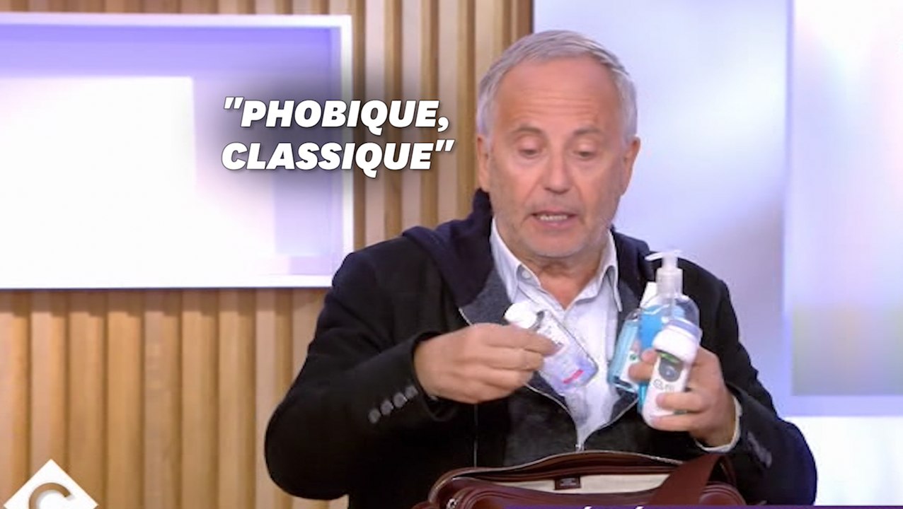 Fabrice Luchini sort la parfaite panoplie anti-coronavirus sur le plateau de "C à Vous"