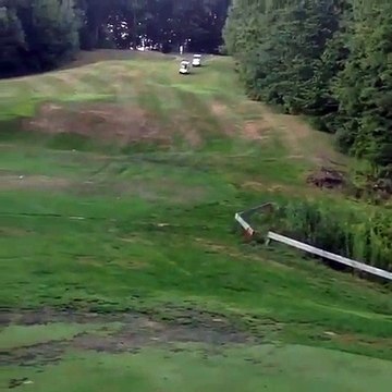 Les voiturettes de golf ce n'est pas très stable... course qui finit mal