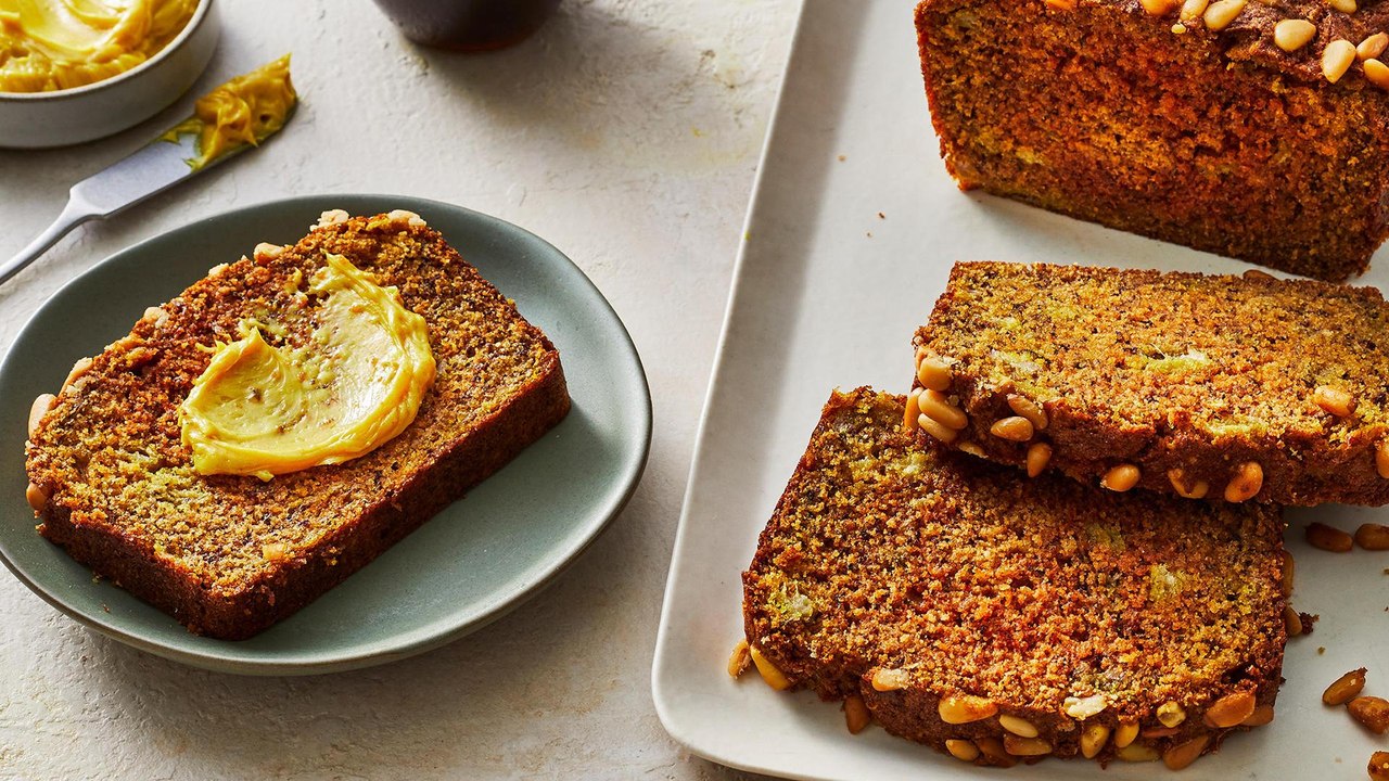 How to Make Turmeric Banana Bread