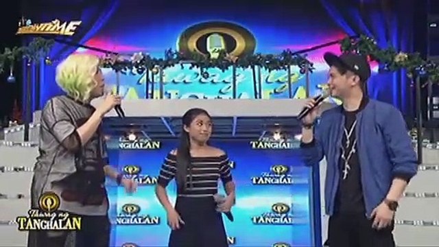 Vhong, pinaglaruan ang bracelet ni Vice Ganda