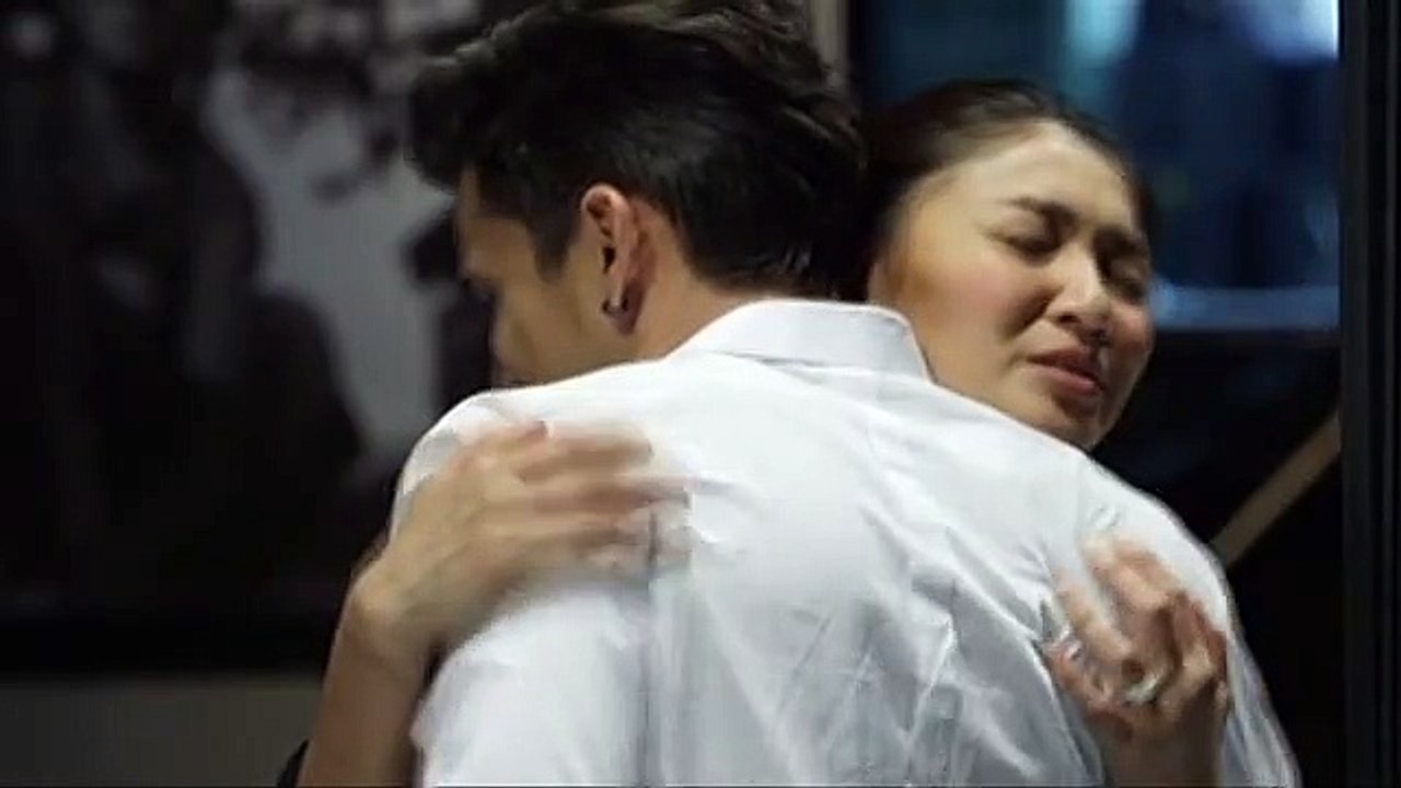 Episode 100: Iris, naluha sa kanyang nakita sa exhibit ni Basti