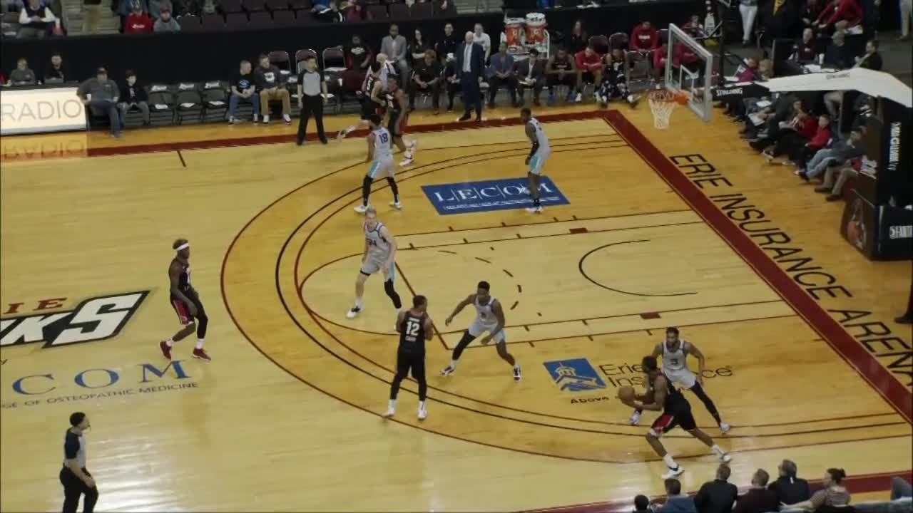 Vitto Brown (17 points) Highlights vs. Greensbo...