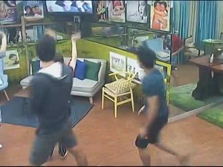 PBB7 Day 221: Edward at Maymay, nagpakilig sa kanilang mga eksena
