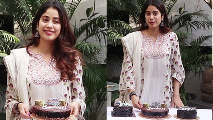 Janhvi Kapoor ने इस खास अंदाज में celebrate किया अपना Birth Day | Jhanvi B'day Celebration | Boldsky