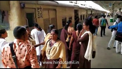 மகளிர் தினத்தை முன்னிட்டு சென்னை சென்ட்ரல் ரயில் நிலையத்தில் முழுக்க முழுக்க  பெண்களே இயக்கிய ரயில்!  ஒளிப்பதிவு லென்ஸ் சீனு