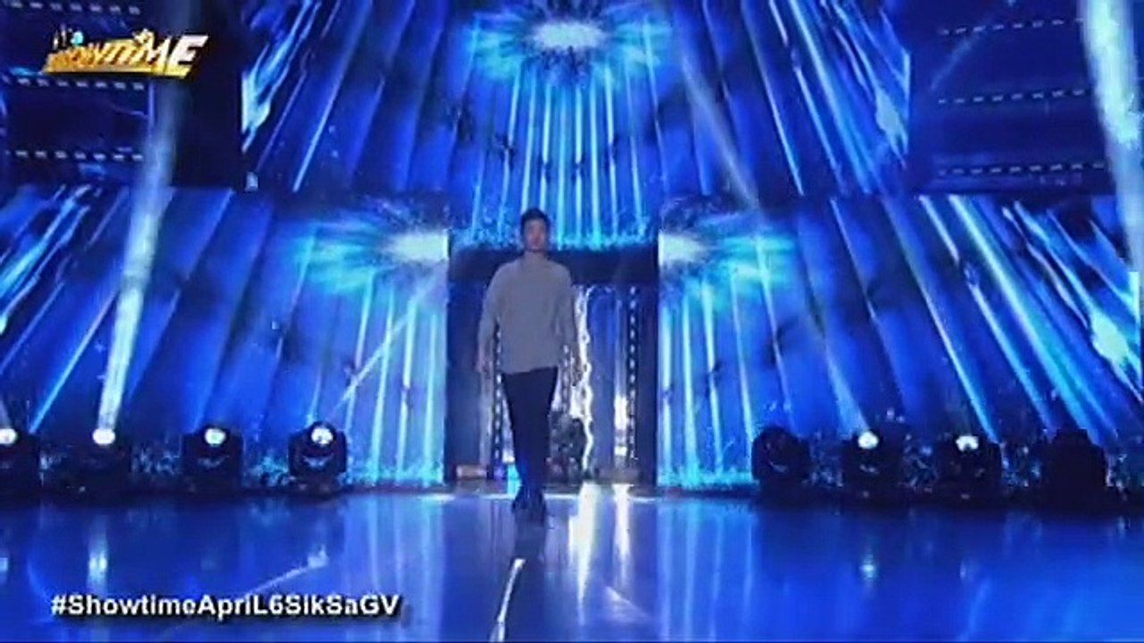 Darren Espanto sings ""Halo"" on It's Showtime