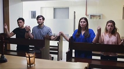 Mga anak ni Gloria, sabay-sabay na nanalangin para sa kanilang ina