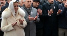 İYİ Partili Aylin Cesur, şehit cenazesindeki fotoğraflarla ilgili suskunluğunu bozdu