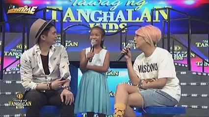 Vhong, ipinasukat ang sapatos niya sa ama ni daily contender Jelly