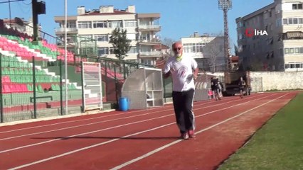 66 yaşında, 3 torun sahibi...Rekoru hala kırılamıyor