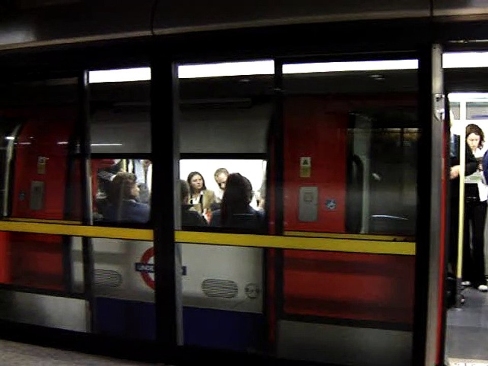 Sb train at Waterloo