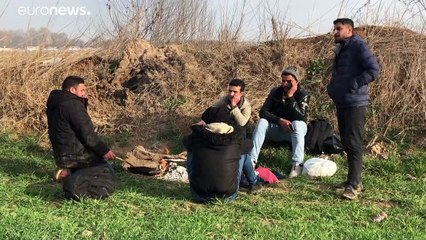 Fronteira entre a Turquia e a Grécia repleta de migrantes e de dúvidas