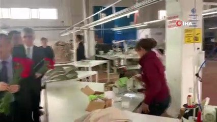 Tunceli'de tekstilde çalışan kadınlara Vali Sonel'den jest