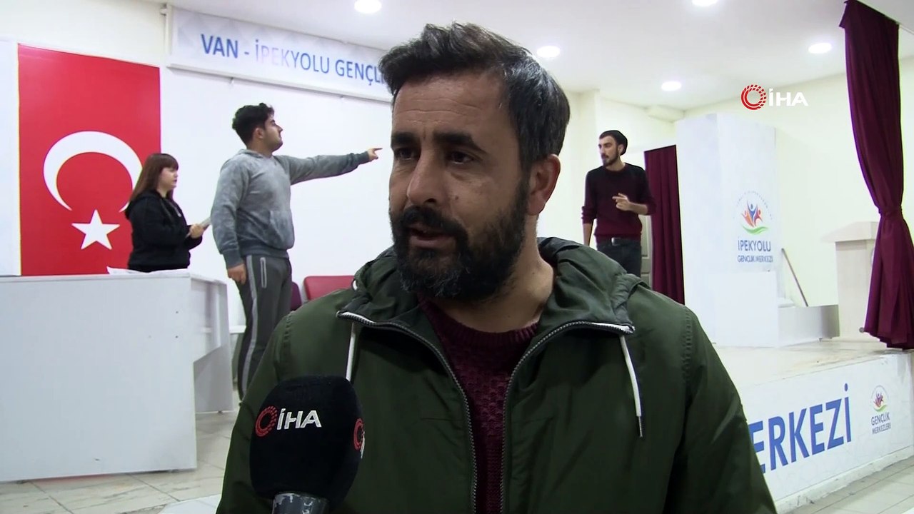 Geleceğin tiyatro oyuncuları Van’da yetişiyor