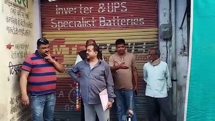 Скачать видео: झांसीः दुकान के विवाद में संचालक से अभद्रता कर दुकान खाली करने की दी धमकी