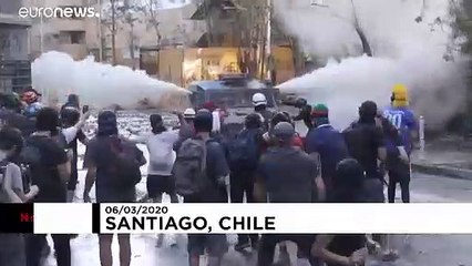 Chile: Clashes as thousands protest in Santiago against the government