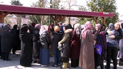 Eşi tarafından bıçakla öldürülen bankacı kadın son yolculuğuna uğurlandı