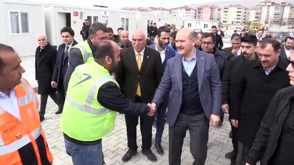 İçişleri Bakanı Soylu, Elazığ'da konteyner kentlerdeki vatandaşları ziyaret etti
