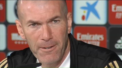 Zidane: "Soy entrenador del Real Madrid de momento, pero mañana puede cambiar"