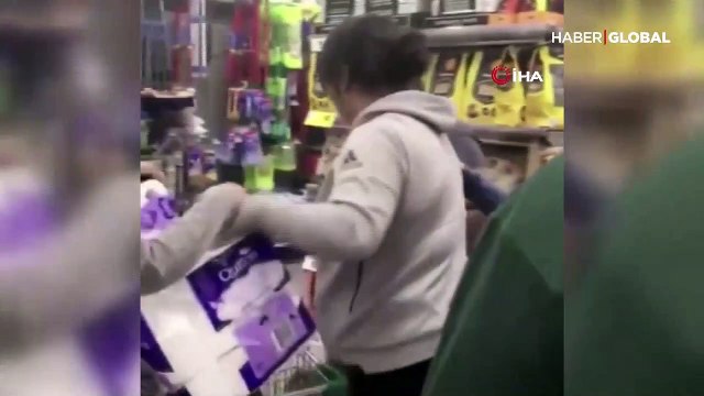 Koronavirüs birbirine düşürdü, tuvalet kağıdı kavgası yaşandı
