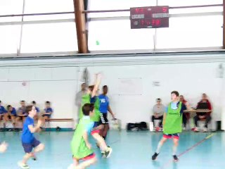 -13G contre Bazas