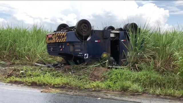 CARRO FORTE-CAPOTA NA PB 032 EM PEDRAS DE FOGO