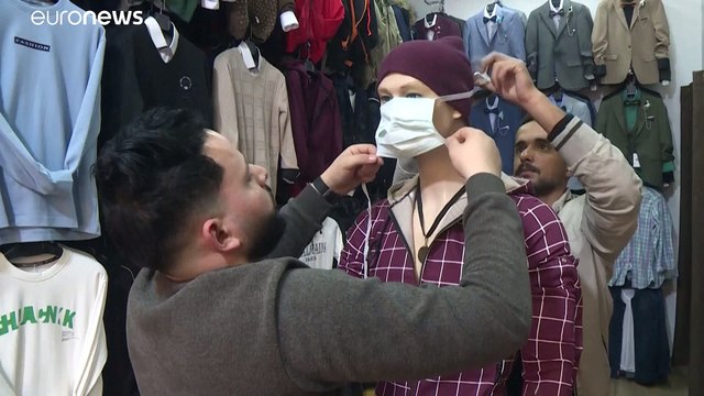 Gaza City: manichini con la mascherina per sensibilizzare l'opinione pubblica