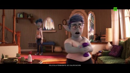 ONWARD - Clip de la Película - Cumpleaños