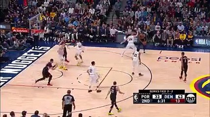 Malgré ce shoot venu d’ailleurs de Damian Lillard, Portland s’est incliné 124-98. Les Blazzers sont menés 3-2 dans la série, peuvent-ils encore se qualifier ? 