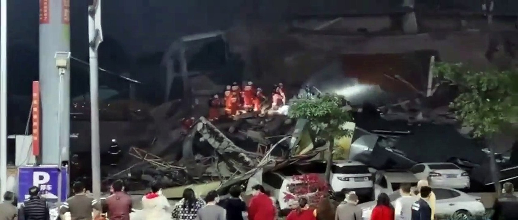 Chine - Un hôtel dans lequel se trouvaient des centaines de personnes en quarantaine s'effondre : Des dizaines de personnes sous les décombres