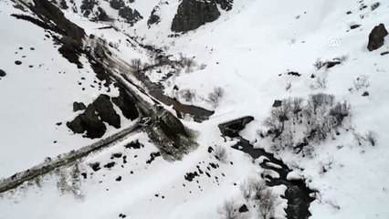 Faraşin Yaylası'nın yolu kardan temizleniyor