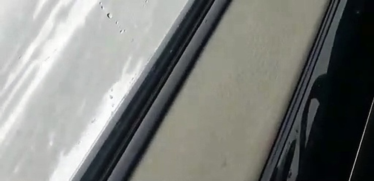 Gros carambolage sur une route enneigée