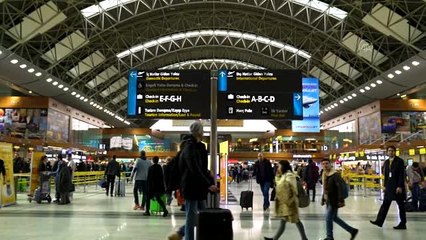 Sabiha Gökçen'de kadın yolculara 8 Mart sürprizi