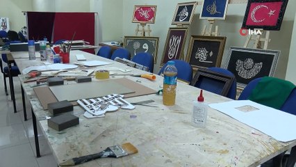 Kadınlar hem sanat öğreniyor, hem de ekonomik kazanç sağlıyor