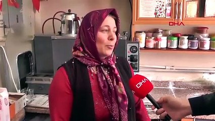 Ölen eşinin çay ocağını işletip, çocuklarını okutuyor