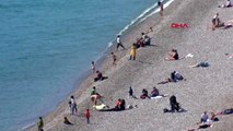 Antalya'da güneşli havada deniz keyfi