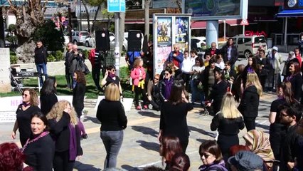 MUĞLA Zeybek oynayan kadınlar, erkeklere taş çıkarttı