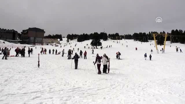 Sezonun son günlerinde Uludağ'da tatilci yoğunluğu