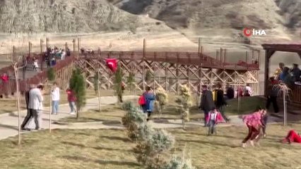 Tunceli'de 300 işitme engelli kadın misafir edildi